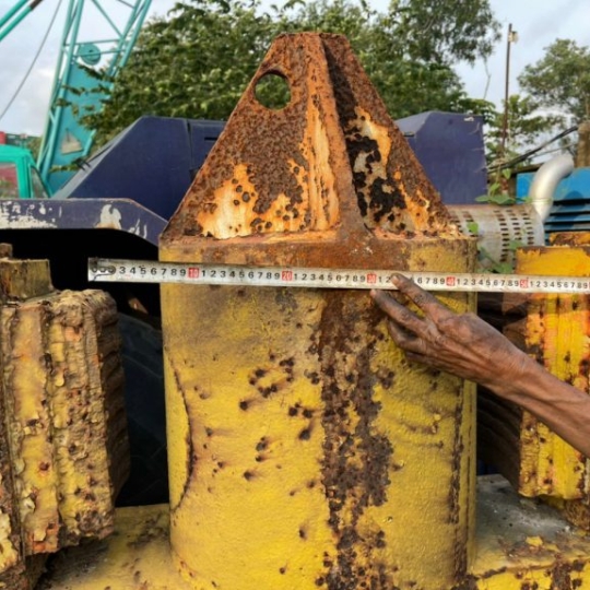 VÁCH ỐNG KẸP BÚA RUNG ĐIỆN