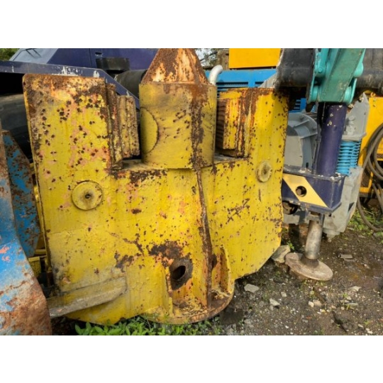 VÁCH ỐNG KẸP BÚA RUNG ĐIỆN